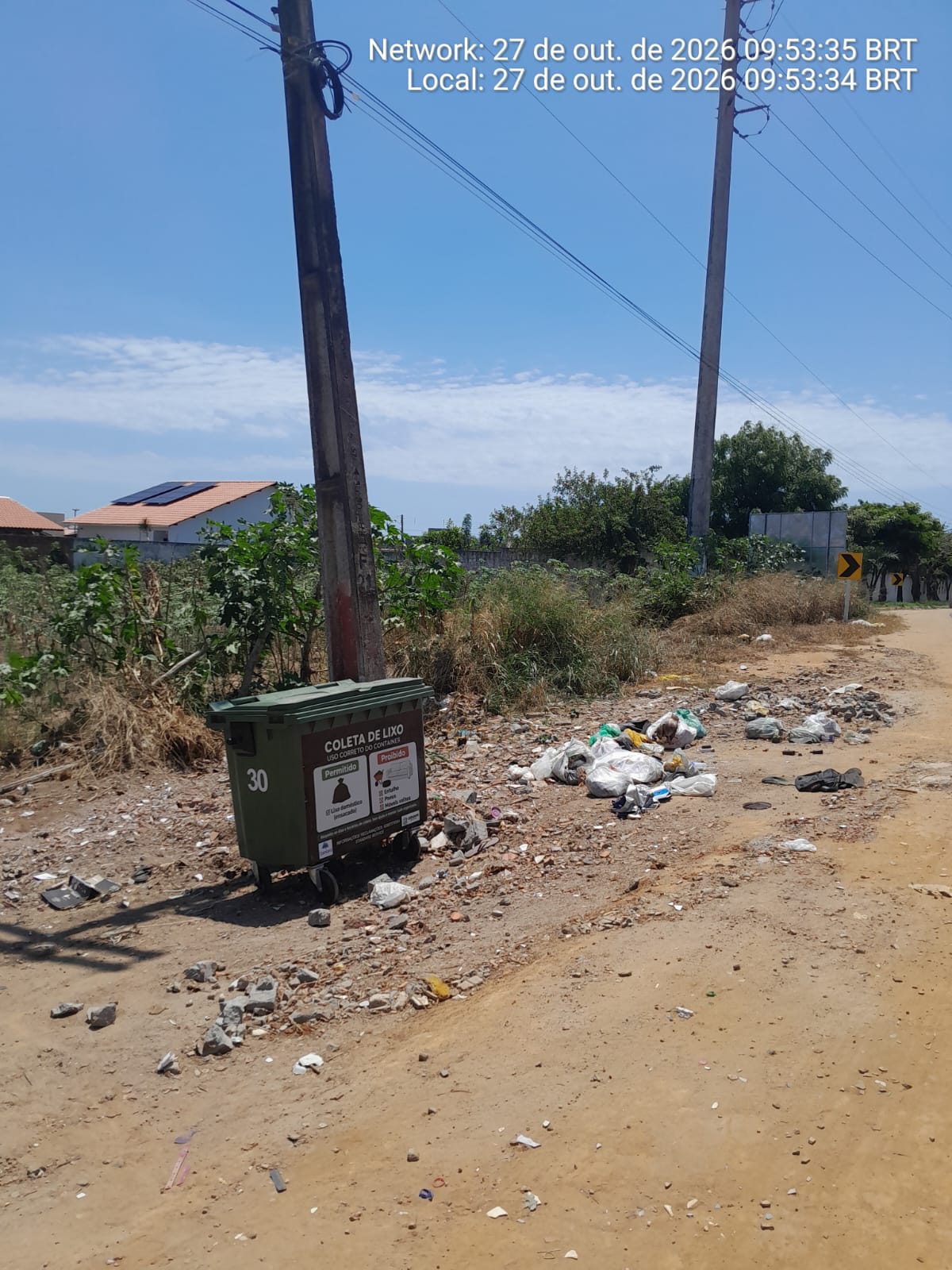 Prefeitura de Coruripe orienta moradores sobre descarte correto do lixo na região do Condomínio Terra Vista